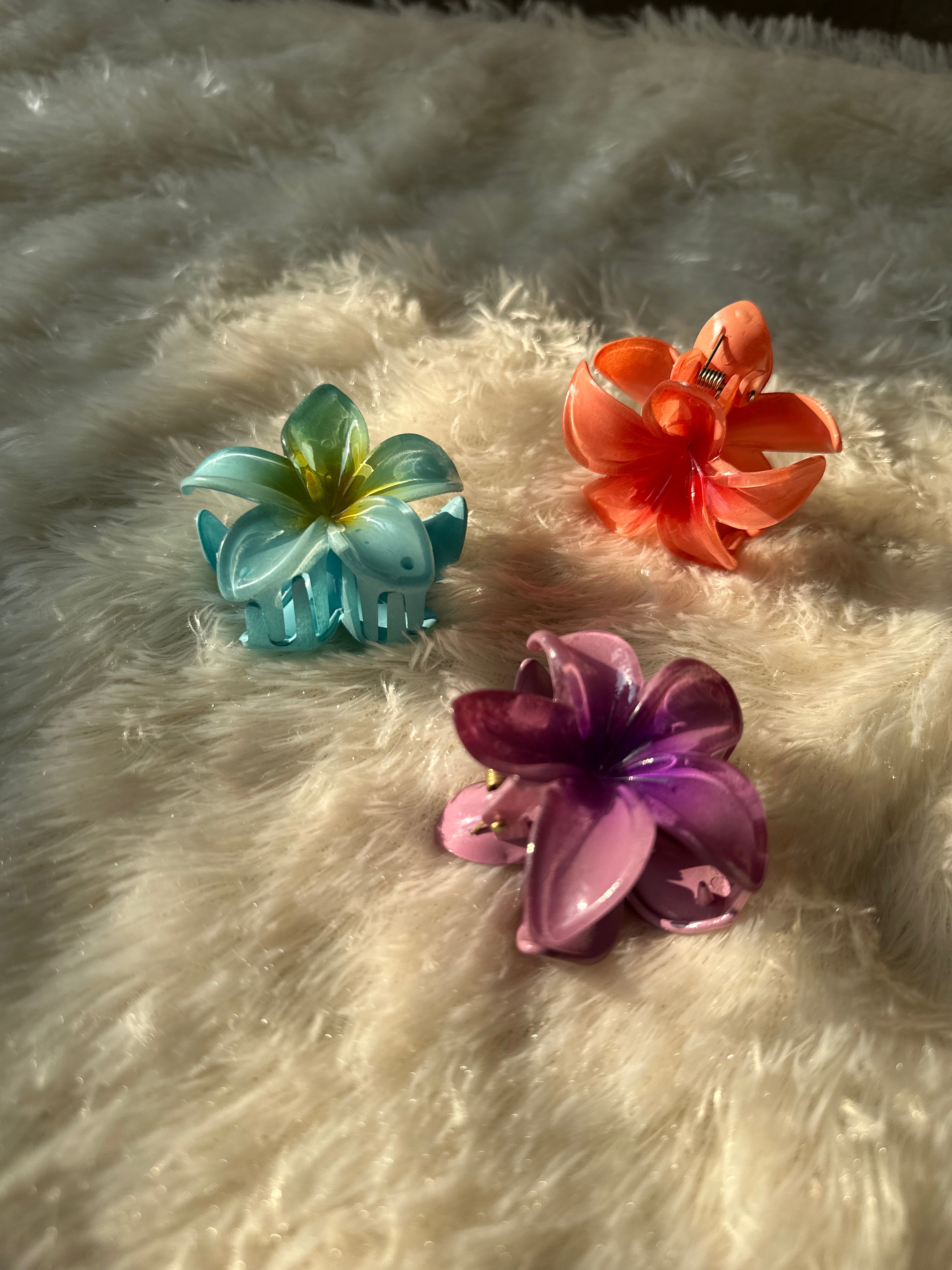 Flower Hair Claw (medium)